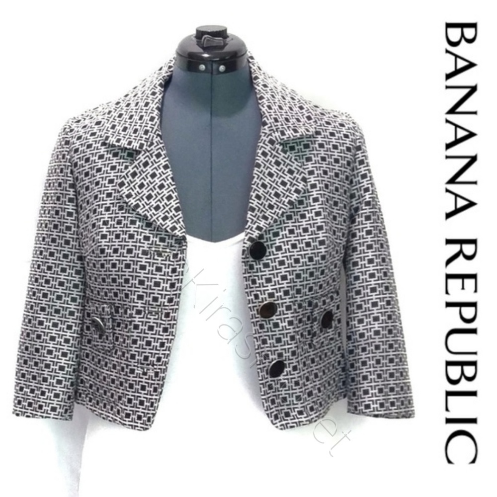Cropped 3/4 Sleeve Blazer EUC